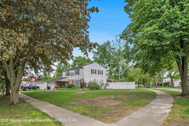 3733 Colchester Rd, Lansing, MI 48906 - photo 4