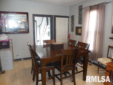 1848 W 6th St, Davenport, IA 52802 - photo 2