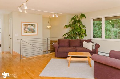 [photo 2166500] Living Room