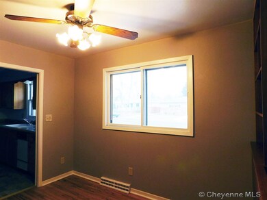 624 Mcgovern Ave, Cheyenne, WY 82001 - photo 4