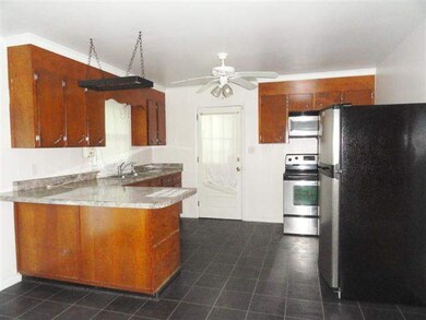 621 Dennis Rd, Jacksonville, NC 28546 - photo 5