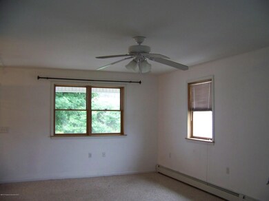 209 Pancoast St, Throop, PA 18512 - photo 2