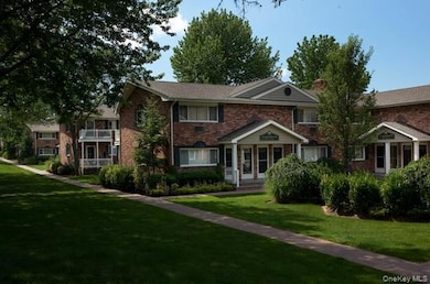 30 Westgate Dr unit Hd25, Bohemia, NY 11716 - photo 2