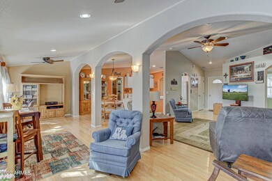 Living Room (5)