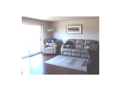 Living Room. Nicely Painted Newer Laminate Floors