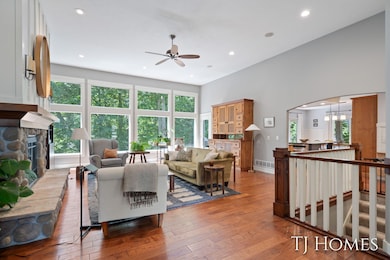 20-web-or-mls-7121 Juneau Ct-14