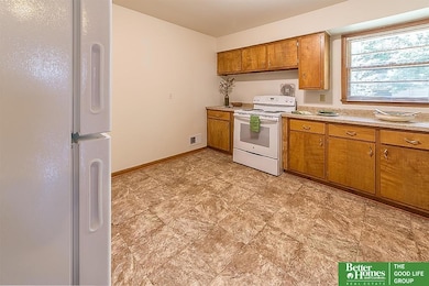 3215 S 108th St, Omaha, NE 68144 - photo 7