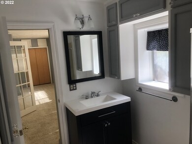 801 E Sheridan St, Newberg, OR 97132 - photo 7