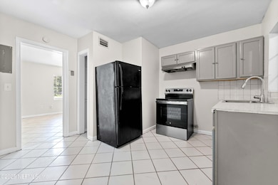 602 Luna Ct-12