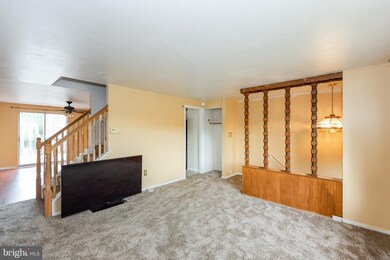 923 Regina Dr, Halethorpe, MD 21227 - photo 3