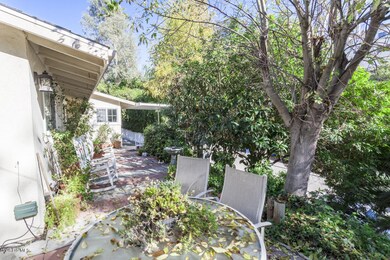 5041 Calderon Rd, Woodland Hills, CA 91364 - photo 7