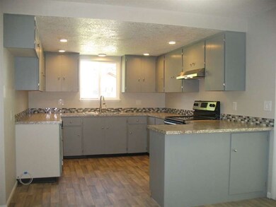 419 S Chestnut St, Nampa, ID 83686 - photo 5