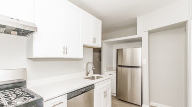 2722 W Rosemont Ave unit 1, Chicago, IL 60659 - photo 4