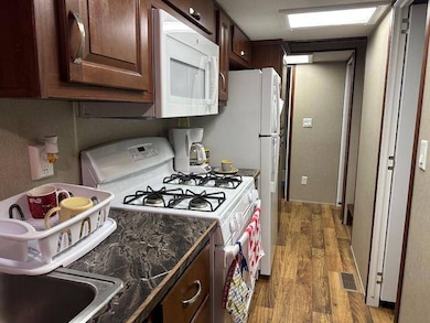 WL1-12 Lakeview E unit WL1-12, Gouldsboro, PA 18424 - photo 5