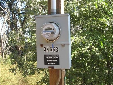 TEMPORAARY ELECTRIC POLE