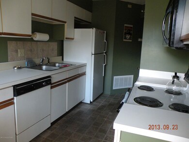 1409 Village Dr, Stroudsburg, PA 18360 - photo 4