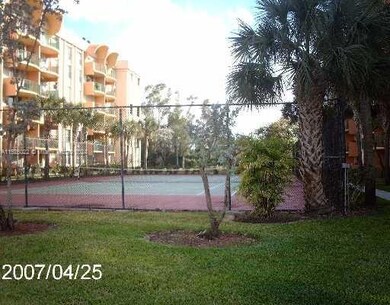9360 Fontainebleau Blvd unit 611, Miami, FL 33172 - photo 7