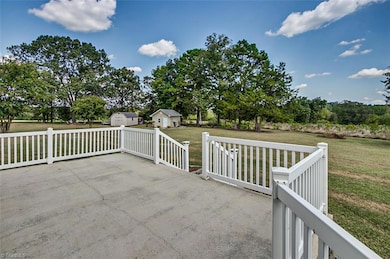 2773 Hayfield Dr, Asheboro, NC 27205 - photo 5