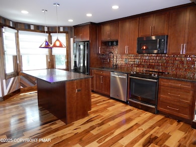 135 N 5th St unit 9, Stroudsburg, PA 18360 - photo 4