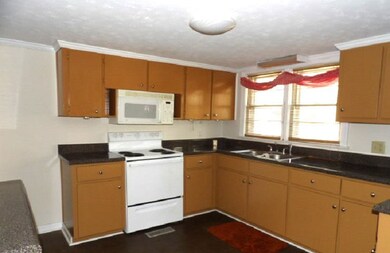 401 Chandler St, Dothan, AL 36301 - photo 2