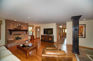 396 S Poplar Ave, Elmhurst, IL 60126 - photo 6