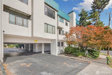Lakeside North unit 318, Seattle, WA 98115 - photo 2