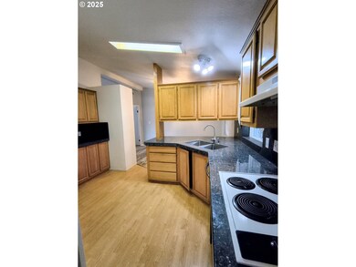 180 Twin Oaks Loop, Winston, OR 97496 - photo 7