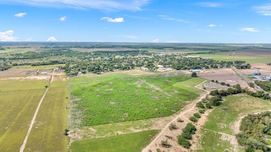 273 County Road 585, Lacoste, TX 78039 - photo 5
