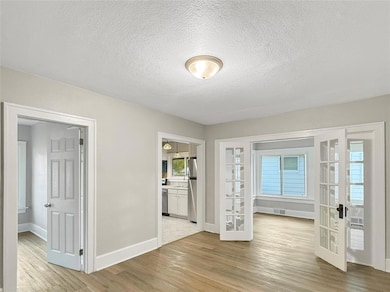 1913 E 13th St, Des Moines, IA 50316 - photo 7