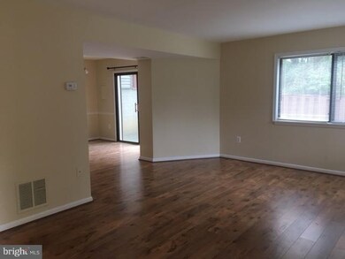 5666 Oak Tanager Ct, Burke, VA 22015 - photo 2