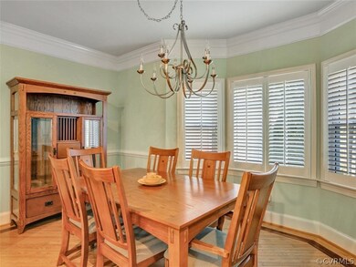Dining room with bay window