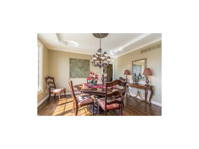 Chic & Stylish Dining Room!