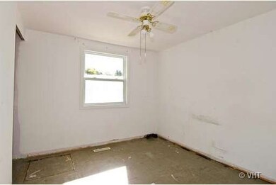 144 Sioux Ave, Carpentersville, IL 60110 - photo 6