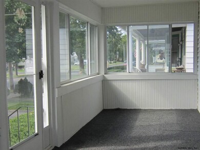 38 Holmes Ct, Albany, NY 12209 - photo 3