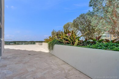 PRIVATE GARDEN