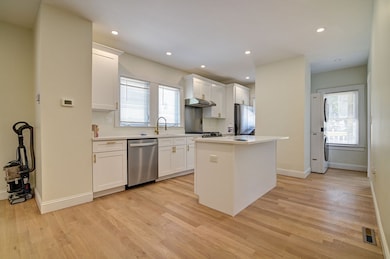 142 Jaques St, Somerville, MA 02145 - photo 3