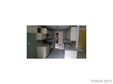 908 Holly St, Copperas Cove, TX 76522 - photo 4