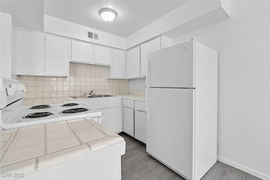 1812 Fulstone Way unit 4, Las Vegas, NV 89115 - photo 3