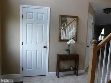 1006 Eddystone Ct, Reading, PA 19605 - photo 5