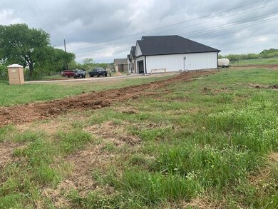 689 Dill Rd, Weatherford, TX 76085 - photo 4