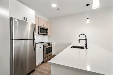 10 Somerset Ave unit 205, Winthrop, MA 02152 - photo 2