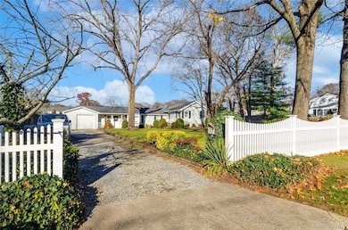 25 45th St, Islip, NY 11751 - photo 3