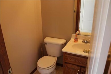 408 Maple Ct, Lansing, KS 66043 - photo 5