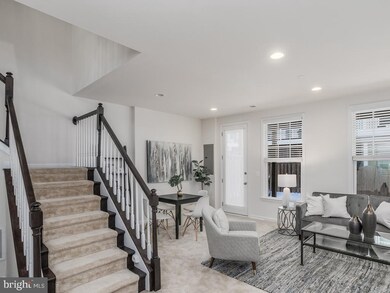 42237 Lancaster Woods Square, Chantilly, VA 20152 - photo 4