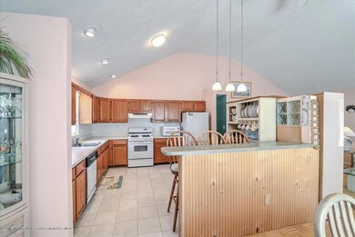 10-KITCHEN