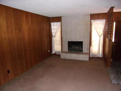 2300 Cumbre Negra St, El Paso, TX 79935 - photo 4