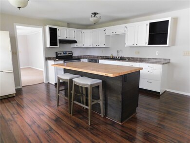 1021 Penguin St, Effingham, IL 62401 - photo 2