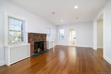 58 Mayflower Ave unit 2, Stamford, CT 06906 - photo 3