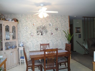 10 Meadow View Ct, East Stroudsburg, PA 18302 - photo 4