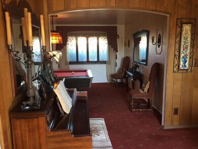 Transition from Family Room to Livi
